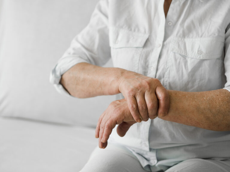 SARCOPENIA EM IDOSOS: POR QUE A PERDA DE MASSA MUSCULAR É UM SINAL DE ALERTA
